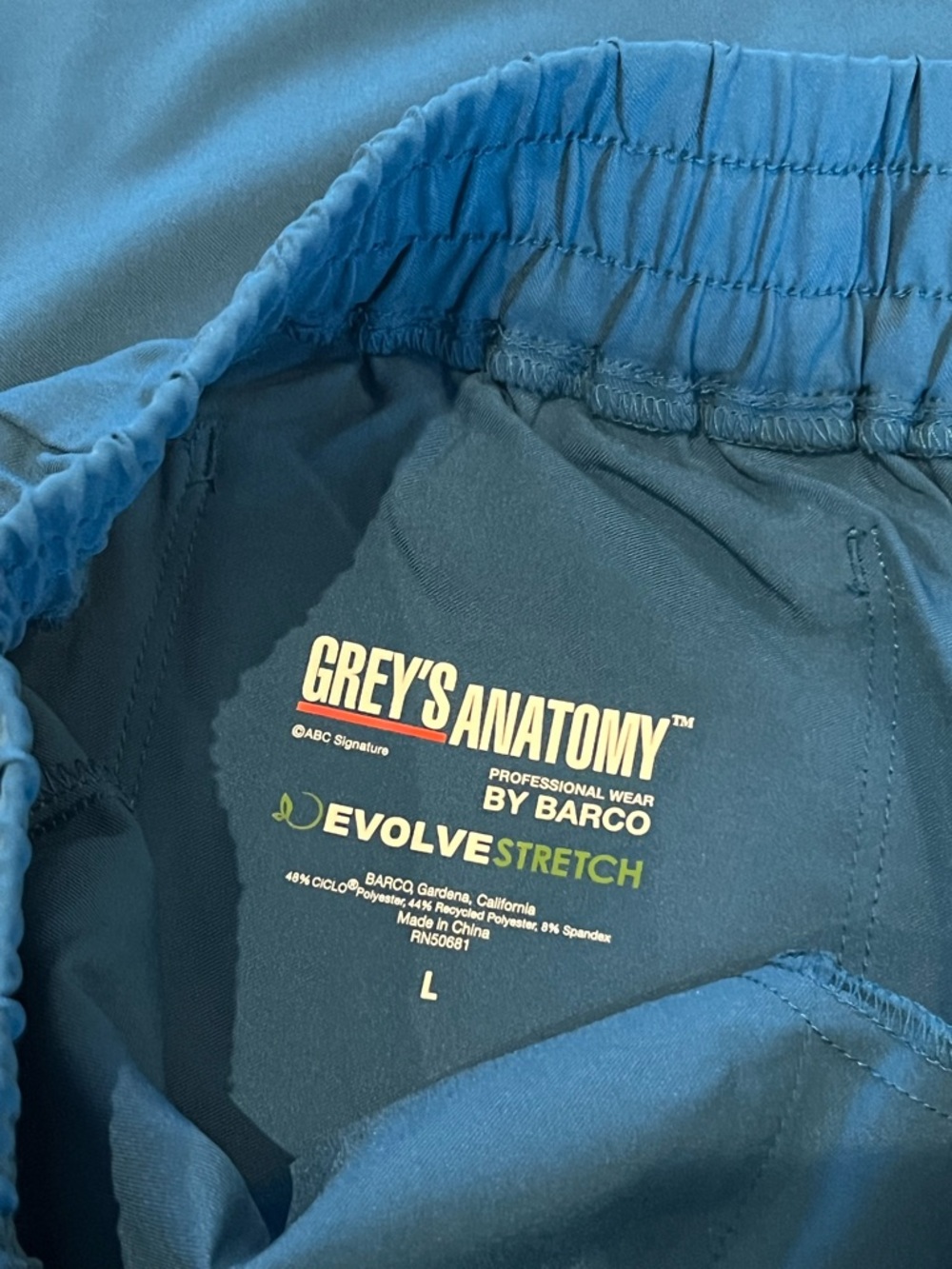 Grey's Anatomy Scrubs Set - Picture 7 of 8